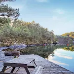 Beach Front Home In Nordtveitgrend With Wifi * Hjartaker