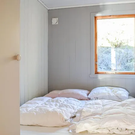 4 Bedroom Lovely In Nordtveitgrend * Hjartaker