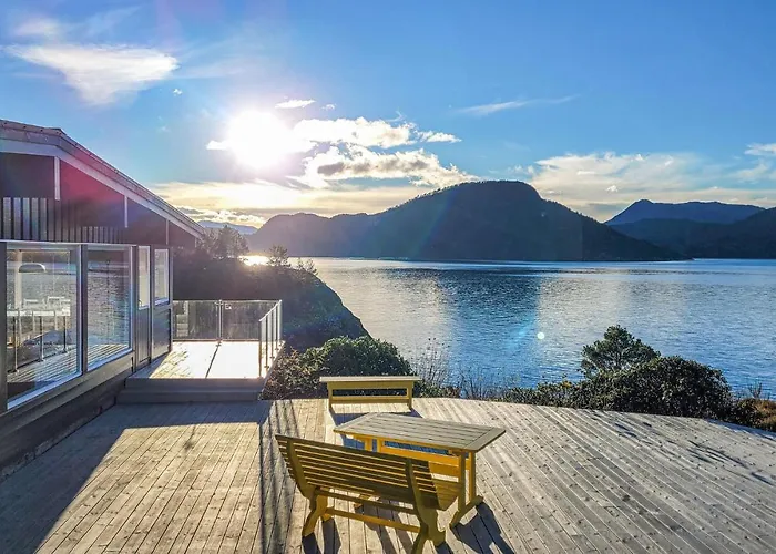 Vakantiehuis 4 Bedroom Lovely In Nordtveitgrend Hjartaker