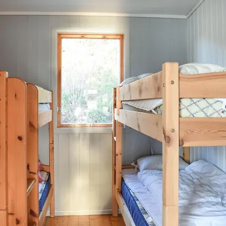 4 Bedroom Lovely In Nordtveitgrend Дом отдыха *